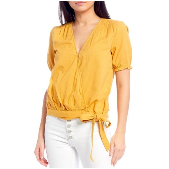 Lucky Brand textured wrap top Medium - Picture 1 of 6